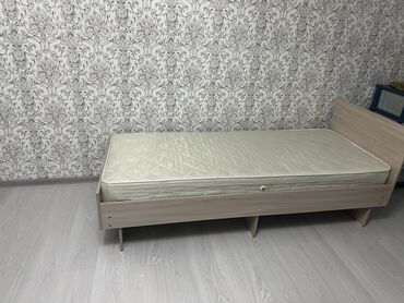 комплект мебели: Односпальная Кровать, Б/у