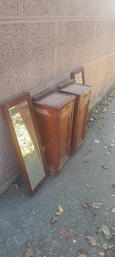 Komode: Drvene noćne komode – set od 2 komada + 2 ogledala u drvenim ramovima — 10