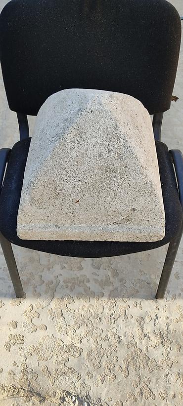 şaxta gülü bitkisi: Beton dekorativ küp/üstlük daş su süzən daş yaxşı vəziyyətdədir.ünvan — 3