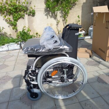Əlil arabaları: Yeni araba eni 48 sm. 125 kq cekiye uyğundur. Qiymet 220 azn