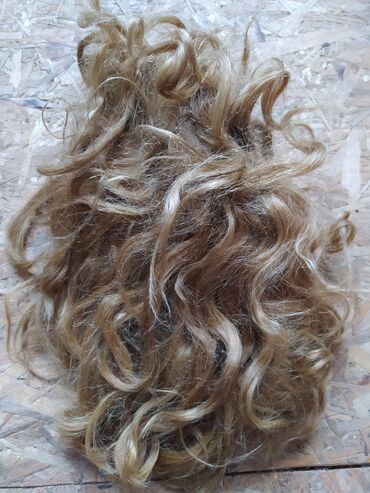 Perike i klipse: Prodajem periku prirodna kosasvetlo - braon bojadugačkatežina na lalafo.rs — 7 Perike i klipse: Prodajem periku prirodna kosasvetlo - braon bojadugačkatežina — 7