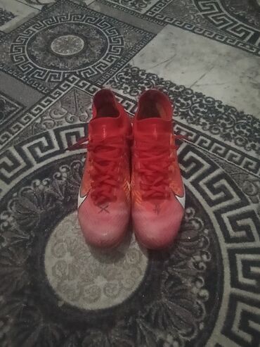 Бутсы: Продаю бутцы Nike air zoom merkurial CR7 бутцы в нормальном состоянии at lalafo.kg Бутсы: Продаю бутцы Nike air zoom merkurial CR7 бутцы в нормальном состоянии