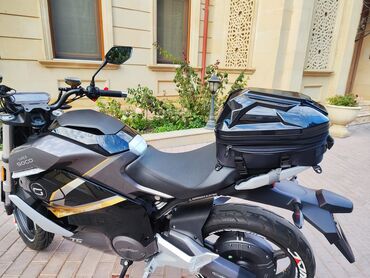 moped mühərriki: Moto üçün çanta. bagaj. kaska yerləşir, su keçirməz. 2 əd var