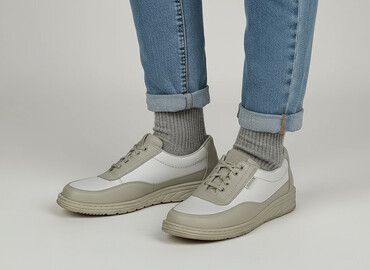 sandały na obcasie beżowe ccc: Sneakers for women, size 38