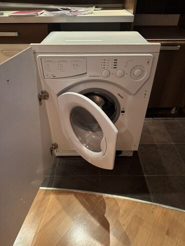 tikiş mawini: Paltaryuyan maşın Hotpoint Ariston, 5 kq, İşlənmiş, Avtomat, Qurutma var