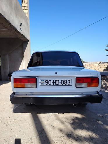 opel vectra b: VAZ 2107 sedan – ağ rəng, 4 qapı. Texniki və xarici xüsusiyyətlər: - — 2