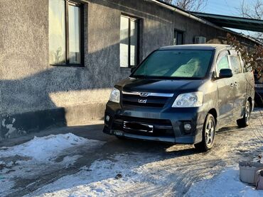 купи продай токмок: Toyota Noah: 2003 г., 2 л, Автомат, Бензин, Вэн/Минивэн