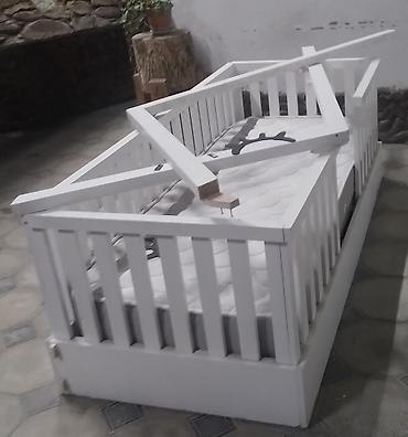 cen bak: Oğlan və qız üçün, İşlənmiş, Dördbucaq, Beşik, Dəstsiz, Matras ilə, Yellənmə mexanizmsiz — 5