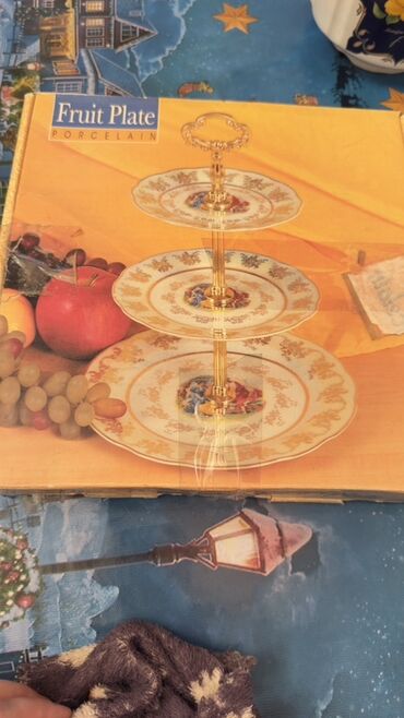 saplar: Məhsul: Porşelen 3 mərtəbəli meyvə qabı (Fruit Plate) Xüsusiyyətlər