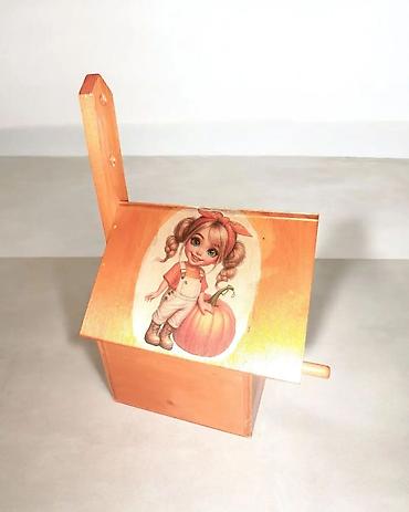 Digər quşlar: Quş yuvası Olçüsü 15*12*12 - Material: ağac - Dizayn: sarı damlı, ön — 19