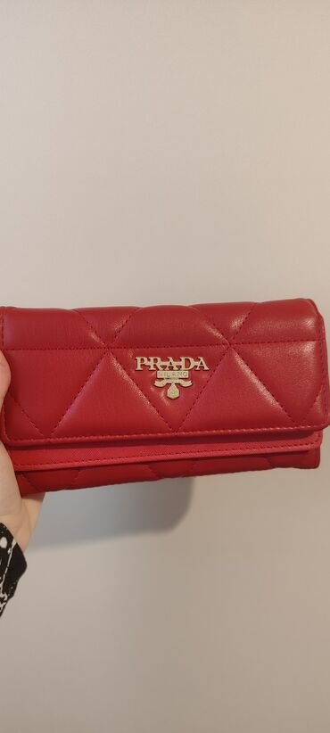 Prada kasloku tezedi 15azn
