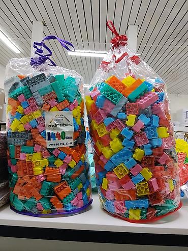Большой набор пластикового конструктора — 1440 деталей. Яркие крупные