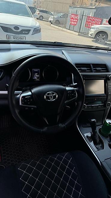 Частная аренда авто: Черный седан Toyota Camry с тонированными задними стеклами и at lalafo.kg — 3 Частная аренда авто: Черный седан Toyota Camry с тонированными задними стеклами и — 3