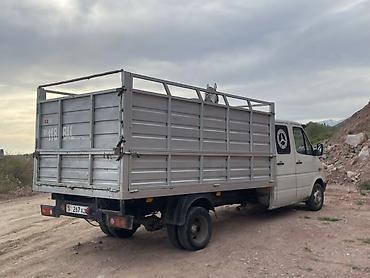 Унаа: Mercedes-Benz Спринтер: 2001 г., 2.2 л, Кол менен иштөөчү, Дизель, Van — 4