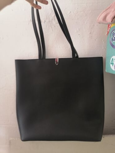 Handbags: Nova torba
2500din