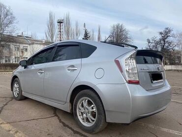 Toyota: Toyota Prius: 2011 г., 1.8 л, Автомат, Гибрид, Хэтчбэк