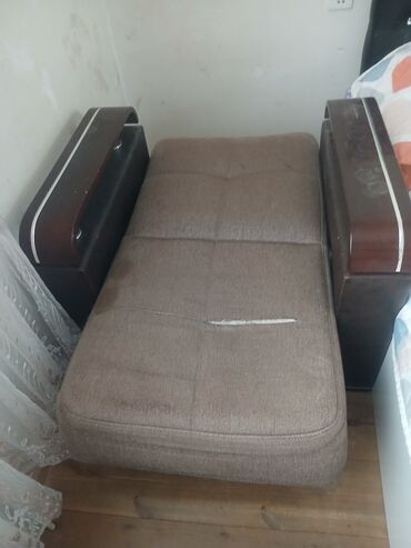 Divan və kreslo dəstləri: Divan bir ədəd kreslo iki ədəd işlənmiş uzlərində biraz yırtıglar var -da lalafo.az — 14 Divan və kreslo dəstləri: Divan bir ədəd kreslo iki ədəd işlənmiş uzlərində biraz yırtıglar var — 14