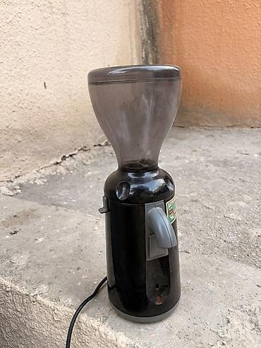 clinco kofe: Espresso aparat və dəyirman (kombo) Məhsulun tərkibi: - — 2