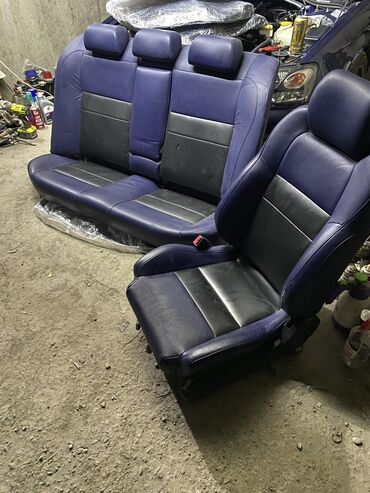 Сиденья: Комплект сидений, Кожа, Subaru 2002 г., Б/у, Оригинал, Япония