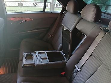 Mercedes-Benz: Mercedes-Benz E 240: 2.6 l | 2002 il Sedan — 9
