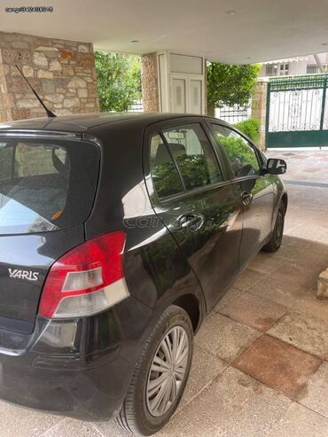 Toyota: Toyota Yaris: 1.3 l. | 2010 έ. Χάτσμπακ — 3