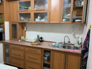 кухонный уголок в карабалта бу: Кухонный гарнитур, цвет - Оранжевый, Б/у
