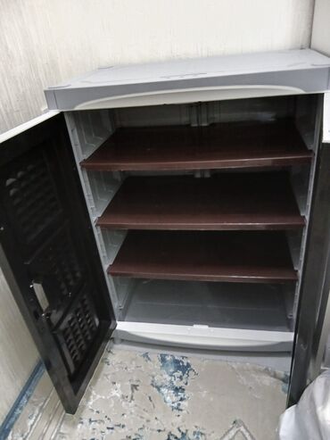 долаб: Ev ofis üçün əşya ayaqqabi paltar dolabı.Yenidir 2 ed ağ ve qara rengi