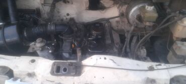 Yük maşınları: Yükdaşıma üçün tentli yüngül yük avtomobili - Korpus: ağ kabin, boz — 7