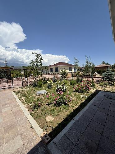 Аренда коттеджей и домов на Иссык-Куле: Коттедж, Бостери, 7 мест at lalafo.kg — 4 Аренда коттеджей и домов на Иссык-Куле: Коттедж, Бостери, 7 мест — 4