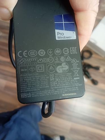 33 watt adapter: Qidalandırıcı adapter və kabellər dəsti Məzmun: - Microsoft 1625 AC — 2