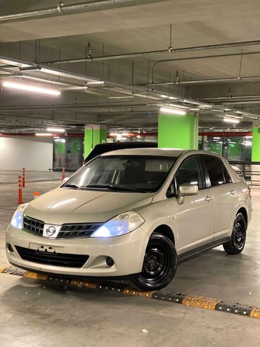 запчасти автомобиль мерседес: Nissan Tiida sedan - Kül rəngə çalan açıq-bej eksteryer - 4 qapılı