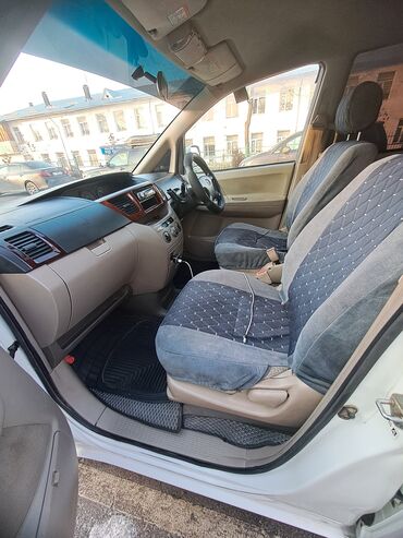 Toyota: Toyota Noah: 2002 г., 2 л, Автомат, Бензин, Минивэн — 5