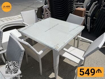стол и стулья для дачи: Kvadrat masa, 4 stul, Açılmayan, Stullar ilə, Həsir toxunuşlu