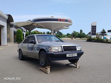 mersedes diskler: Mercedes-Benz 190 (W201) sedan - Kuzov: 4 qapılı sedan, iki rəngli — 3