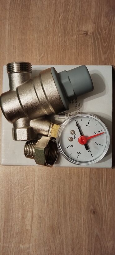 Унитазы: Водяной редуктор 1/2'' новый не использованный . Yeni su reduktoru