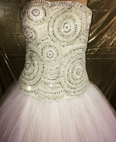 Toy paltarları: Ucuz qi̇ymətə keyfi̇yyətli̇ gəli̇nli̇kləri̇n satışı. 30-50-100₼ — 8