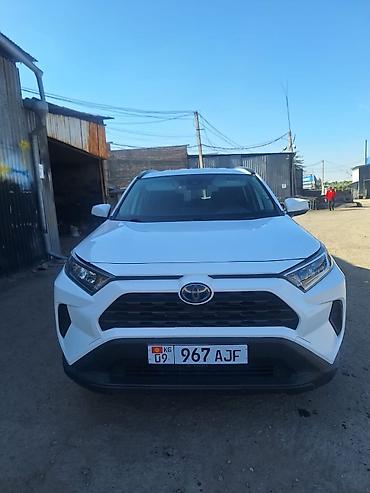 спойдер: Toyota RAV4: 2021 г., 2.4 л, Автомат, Гибрид, Кроссовер — 5