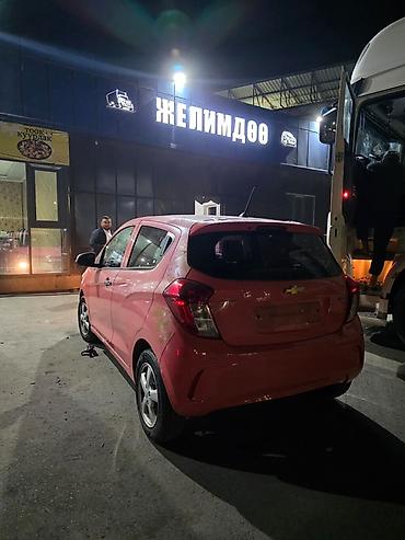 продаю ласетти: Chevrolet Spark: 2018 г., Бензин, Хэтчбэк — 2