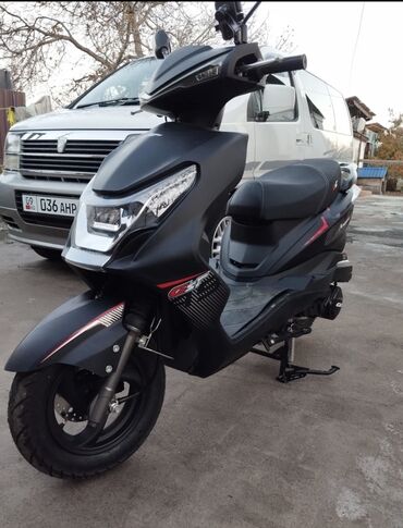 скутера самурай: Скутер GXT Angel (черный матовый) - Кузов: городской скутер с острым