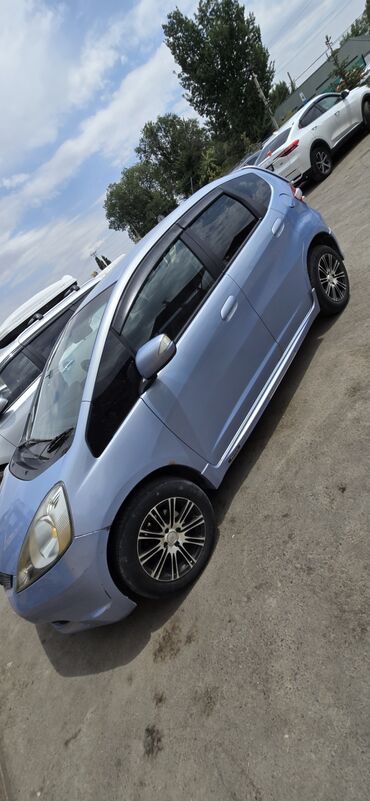 зарядное устройство для электромобиля: Honda Fit: 2008 г., 1.3 л, Автоматические, Бензин, Хэтчбэк