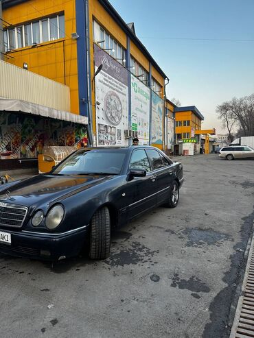 Mercedes-Benz: Mercedes-Benz E-Class: 1996 г., 3.2 л, Автомат, Газ, Седан