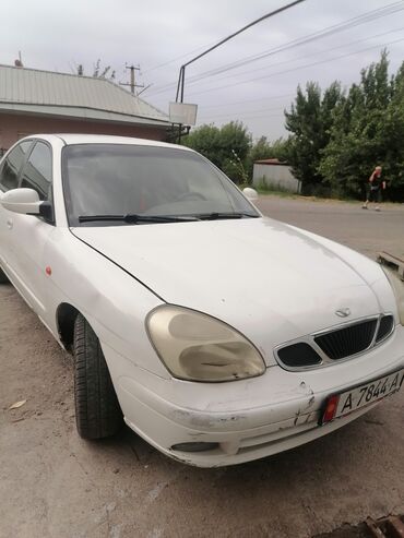 Daewoo: Daewoo Nubira: 1999 г., 1.5 л, Механика, Бензин, Седан