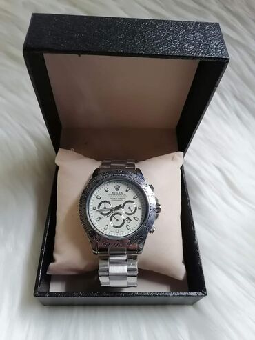 Ručni satovi: Sat ROLEX 
Cena:2600din na lalafo.rs — 13 Ručni satovi: Sat ROLEX 
Cena:2600din — 13