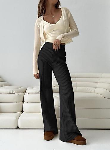 suknjara basic: Rebraste ženske pantalone sa širokim nogavicama
1700din
S M L — 2