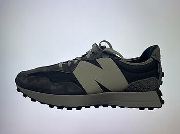 patike za more: New Balance 327 patike – siva/ugljen kombinacija

Broj: 45 — 2