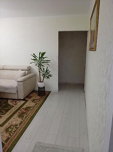 red centr: 3 комнаты, 58 м², 6 мкр 104 серия, 1 этаж — 1