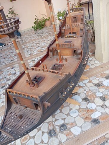 Gəmi modelləri: Taxta maket gəmi – 17-ci əsr tipli üç dirəkli yelkənli kalyon - — 2