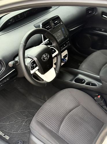 Toyota: Toyota Prius: 2018 г., 1.8 л, Вариатор, Гибрид, Лифтбек — 9