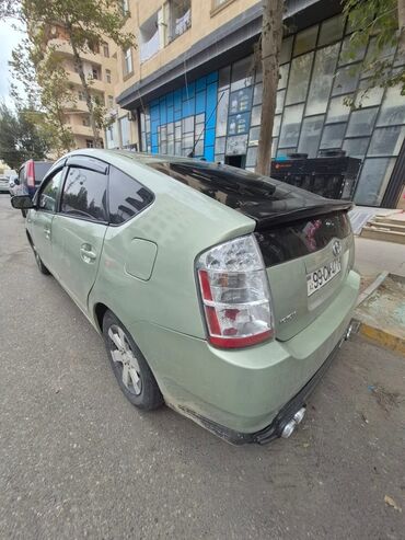 Toyota: Maşın 300 manat depozit günü 25 manat arendaya verilir idal vəzyətdədi -da lalafo.az — 10 Toyota: Maşın 300 manat depozit günü 25 manat arendaya verilir idal vəzyətdədi — 10