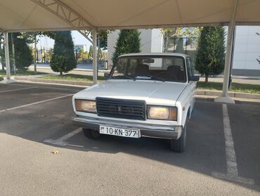 ваза для сладостей: Vaz 2107 il 2002 - 1.6 L Avtomobil Gundelik surulen masindir Evden